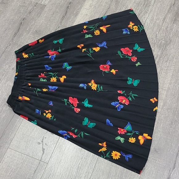 Vintage Midi Pleated Skirt - Picture 2 of 5